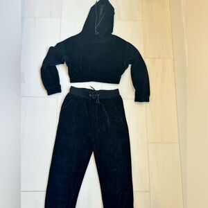 ADIKA BLACK VELOUR CROPPED SWEAT SET
